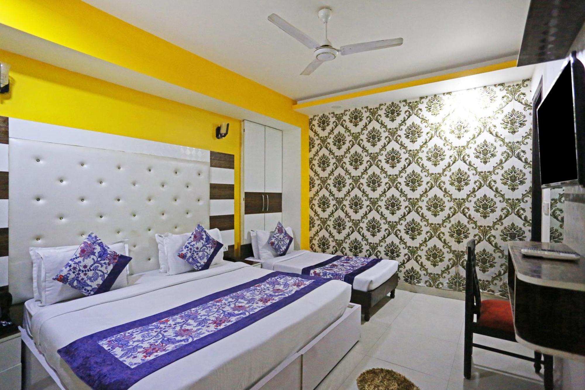 Hotel Star - Delhi Airport, Mahipalpur, Aerocity 3*